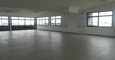 un bureau de 260m2 dans le quartier des affaires à alarobia