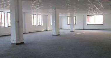 un local professionnel de 255m2 en plein centre ville à analakely antananarivo