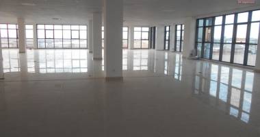 des bureaux neufs de 287m2 à tanjombato