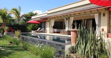 rivière noire vente villa de prestige irs accessibles aux étrangers 3 chambres de 345m2 et sur 2207mé de terrain.