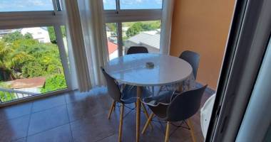 appartement f4 meublé vue mer.