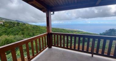 belle maison f3 en bois, vue mer
