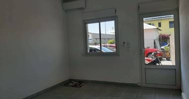 a louer local de 15m2 ste suzanne