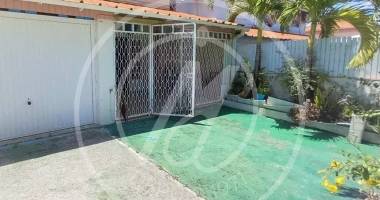 a vendre 204 301 € -maison de ville mitoyenne - les abymes