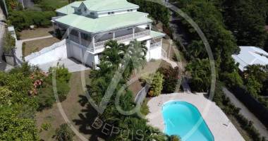 À vendre villa f6 avec piscine - 735 000 € nÉgociable