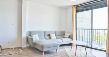 spacieux t5 meublé de 120m2 en colocation 425€