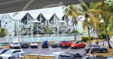 a louer 750 € studio meuble bas du fort le gosier