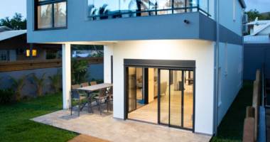 a louer en saisonnier  à la saline les bains ! charmante villa récente contemporaine de 5 pièces, avec coin détente piscine balinaise - réf epicure****