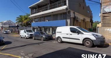 local commercial  de 133 m2 au coeur de saint pierre