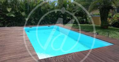 À vendre : villa f4 dans un petit coin de paradis à sainte - rose