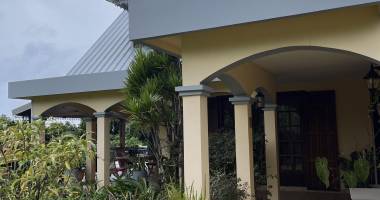 grande villa familiale t6 à saint-benoit