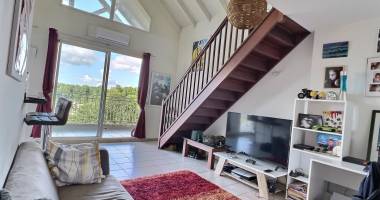duplex lumineux au dernier étage avec belle vue dégagée
