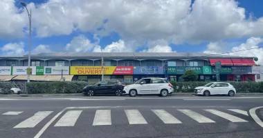 À louer :local commercial à louer - jarry 1 320 €/mois