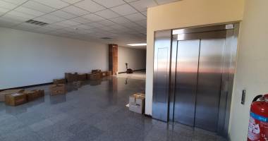 a louer espace bureau ou commercial de 330 m² env zone bel air st louis 