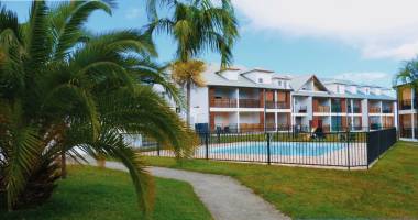 appartement meublé sainte-clotilde résidence jardin de la roseraie