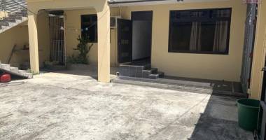 quatre bornes a louer villa trois chambres avec garage au calme.