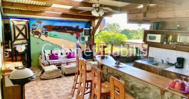 a vendre- une maison de type t6/7 de 148 m2 environ - etang sale les hauts- 525 000 € hai