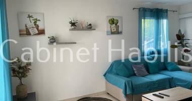 a vendre - maison composee de deux appartements de 80,00 m2 environ chacun - entre-deux - 377 000 € hai