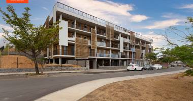 l'eperon - zone d'activité - local de 70m² - neuf 1495 hc