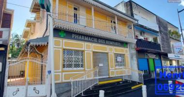 local commercial / professionnel de 379 m2 (j. marie grondin 0692655555)