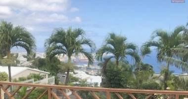 rare a la possession - villa type t5 avec varangue et jardin / piscine et garages – vue imprenable sur la mer