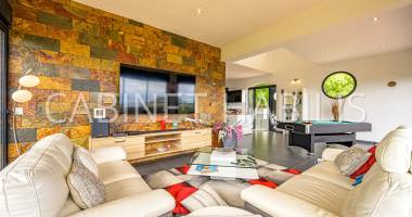 a vendre - maison de type t4 d'environ 128 m2 - saint-denis - 483 000 € hai