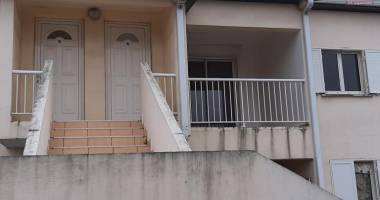 a louer appartement spacieux de type f3 avec parking à proximité direct du centre ville