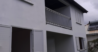 a vendre immeuble de deux appartements à finir, st andré
