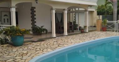 villa f5/6 duplex avec piscine