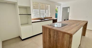 villa récente 3 chambres avec piscine   calme et intimité au gosier