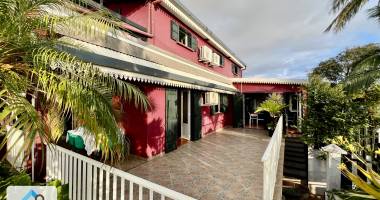 saint pierre 97410 - ensemble immobilier en parfait etat - vue mer