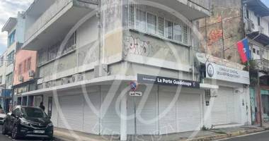 a vendre  immeuble rentabilite locative  à pointe à pitre 280 000€
