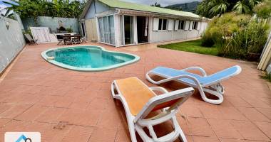 saint joseph 97480 - ensemble immobilier en bon etat general  - piscine - secteur calme