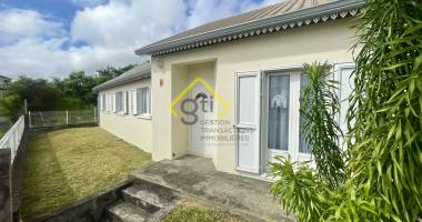 a vendre villa familliale au calme à saint-benoit