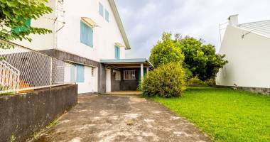 villa à renover sur un grand terrain plat + t2 de 46 m2