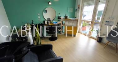 À louer - local commercial de 30 m2 environ - le tevelave - 700 € ht