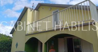 a vendre - maison de type t5 d'environ 101.2 m2 - la riviere saint louis - 324 000 € hai.