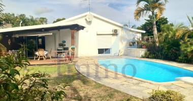 villa 4/5 pièces en plein centre-ville de petite-ile sur un terrain de 1100 m2