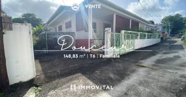 À vendre - maison t6 avec terrasse et jardin à basse-terre, quartier prefecture-carmel