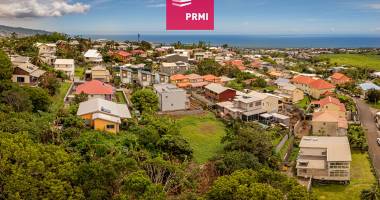 sainte-marie la grande montée : terrain de 563 m² avec vue mer