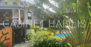 a vendre - villa de type t7 d'environ 264.05 m2 environ - saint pierre - 690 000 € hai