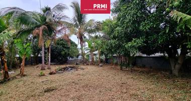 saint-pierre - ligne paradis : terrain constructible de 374 m²