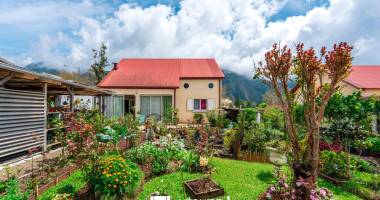 villa 4 pièces, 3 chambres, 200m2, à la plaine des palmistes proche village