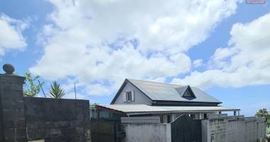a vendre maison f3 À deux rives/ ste suzanne