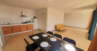 appartement 4 pièces meublé de 104 m2 de superficie hab