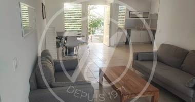 a louer - t2 - sainte anne 1090 €
