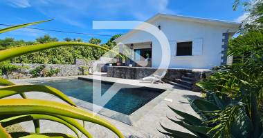 vue imprenable mer et montagne pour cette villa lumineuse etang sale/les avirons