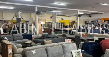 a louer - local  de 750 m2 environ - saint-louis - 18 000 €