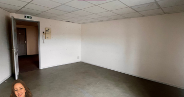a louer - bureau de 23m2 - etage - salle d'attente - jarry