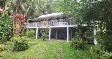maison f4 meublé saint-suzanne